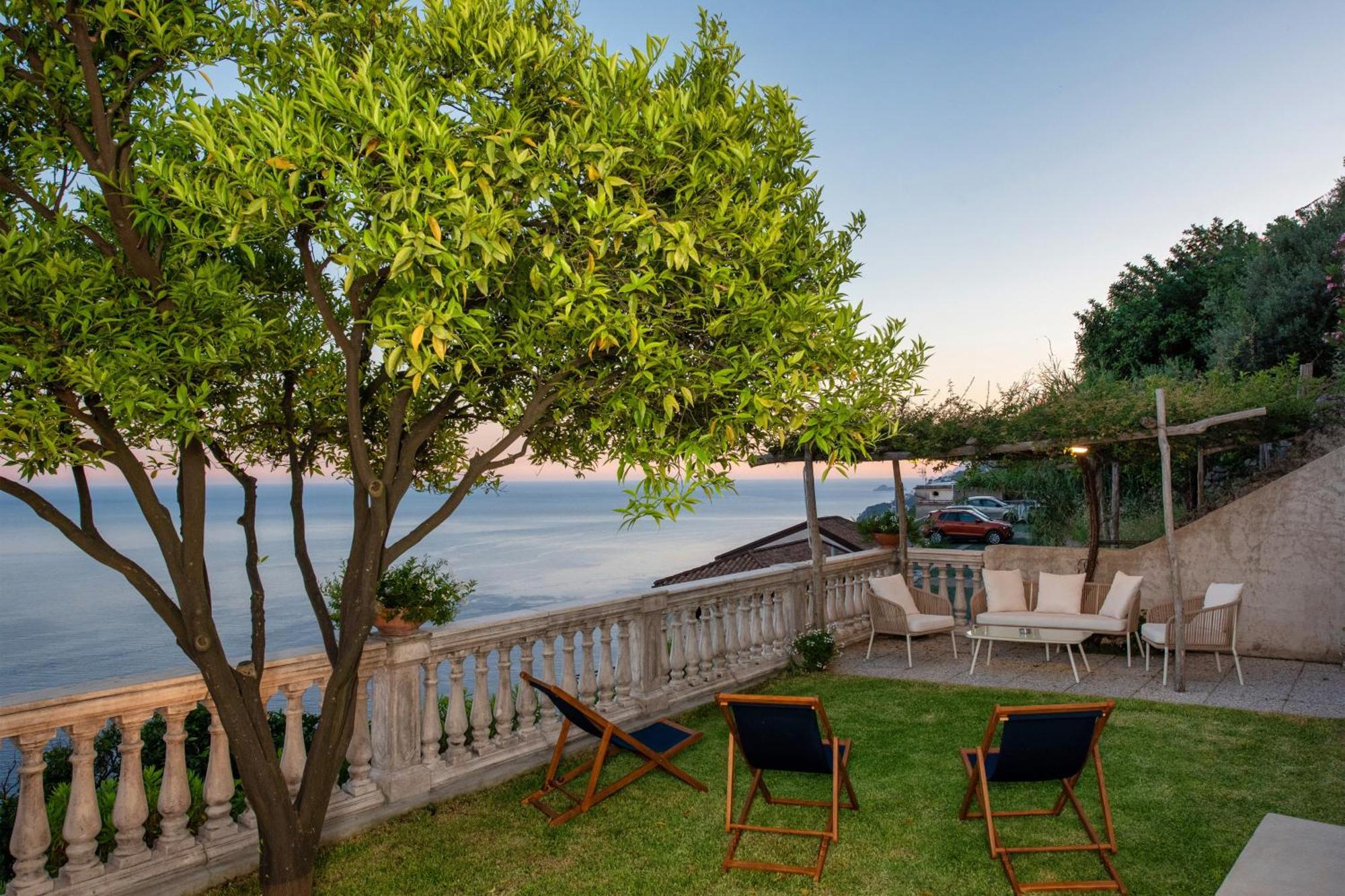 Villa Belvedere Amodeo - Terrace, Seaview, Wifi กองกาเดมารีนี ภายนอก รูปภาพ